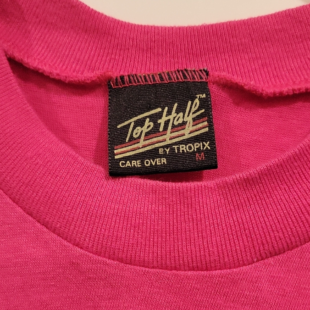 VINTAGE 90's Made In The USA Hot Pink Graphic Muscle Tee - Shark Surf Design - Picture 3 of 9